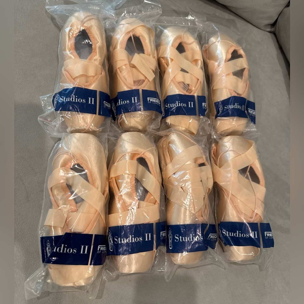 Brand New 8 Pair Lot Freed Pointe Shoes Studio II H Ribbons Elastics Sewn 5.5